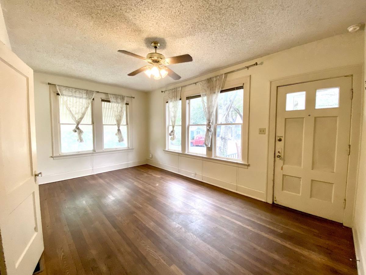 Townhouse for rent at 1103 W 22nd St, Austin, TX 78705