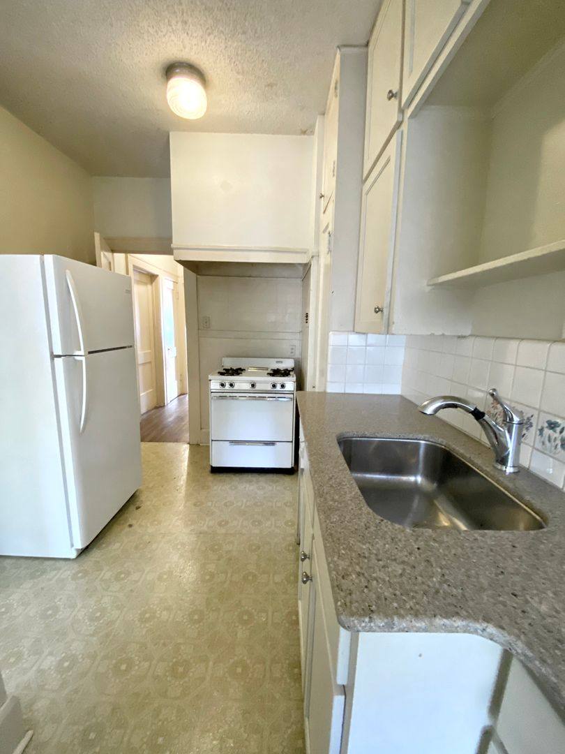 Townhouse for rent at 1103 W 22nd St, Austin, TX 78705
