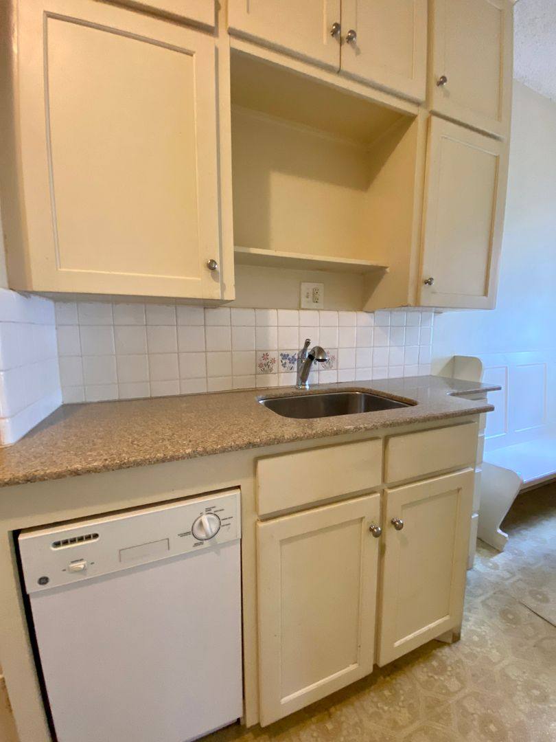 Townhouse for rent at 1103 W 22nd St, Austin, TX 78705