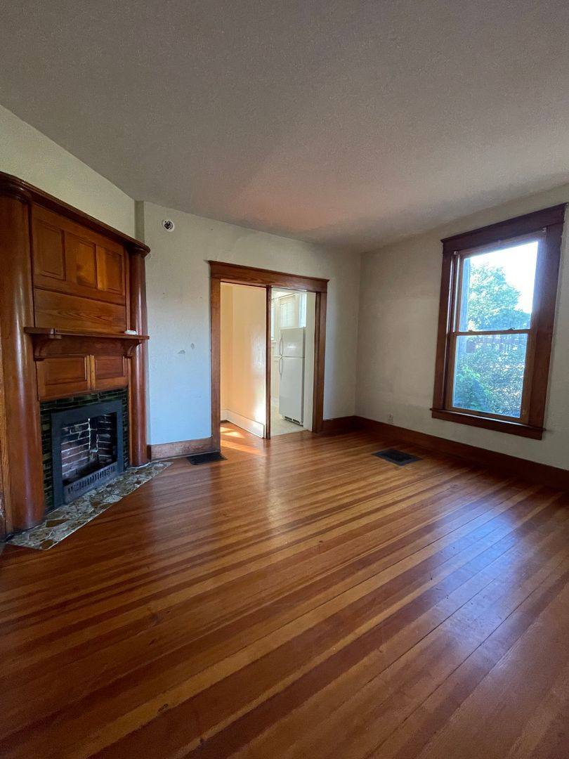 Apartment for rent at 1127 Market St, Emporia, KS 66801