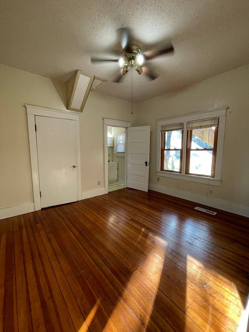 Apartment for rent at 1127 Market St, Emporia, KS 66801