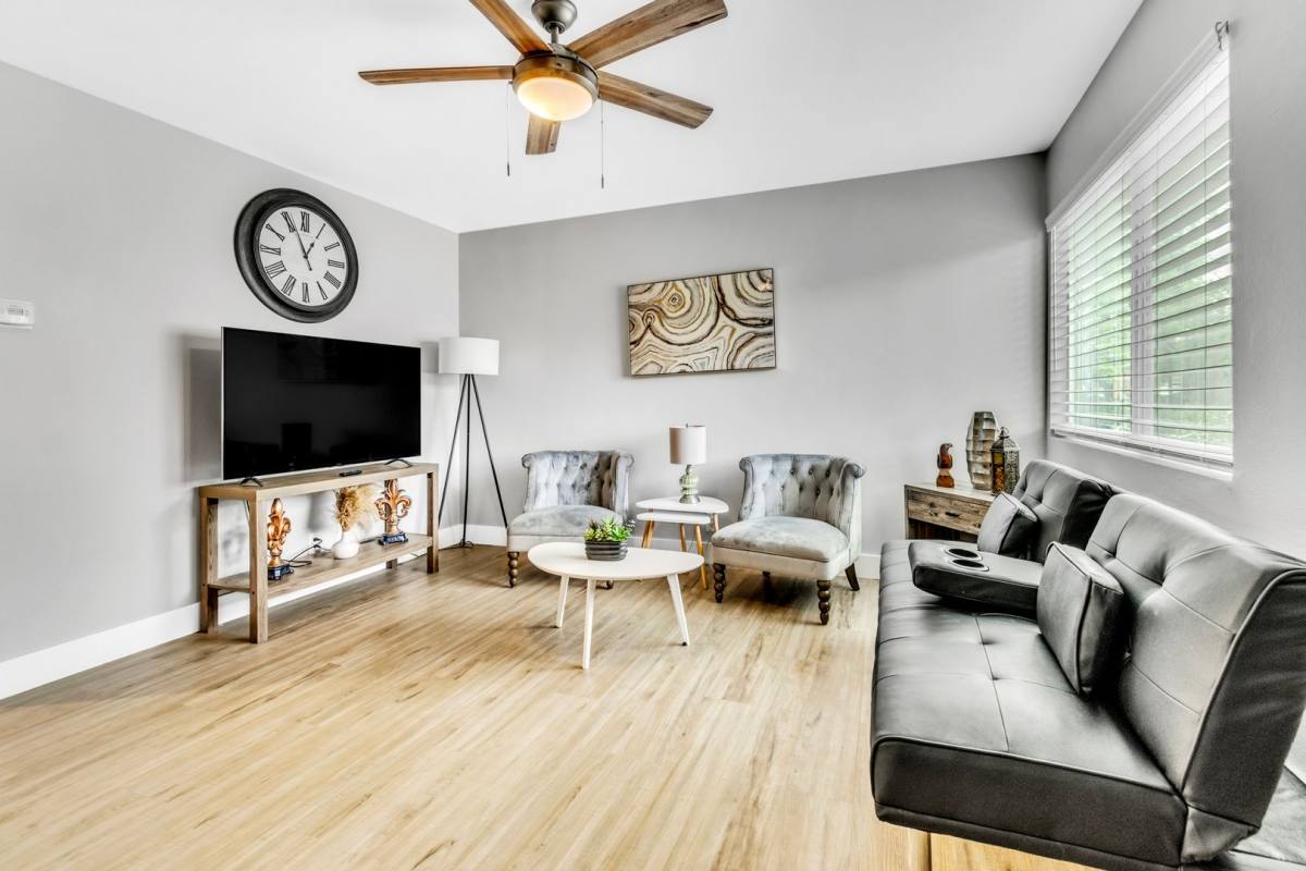 Townhouse for rent at 4770 Topaz St, Las Vegas, NV 89121