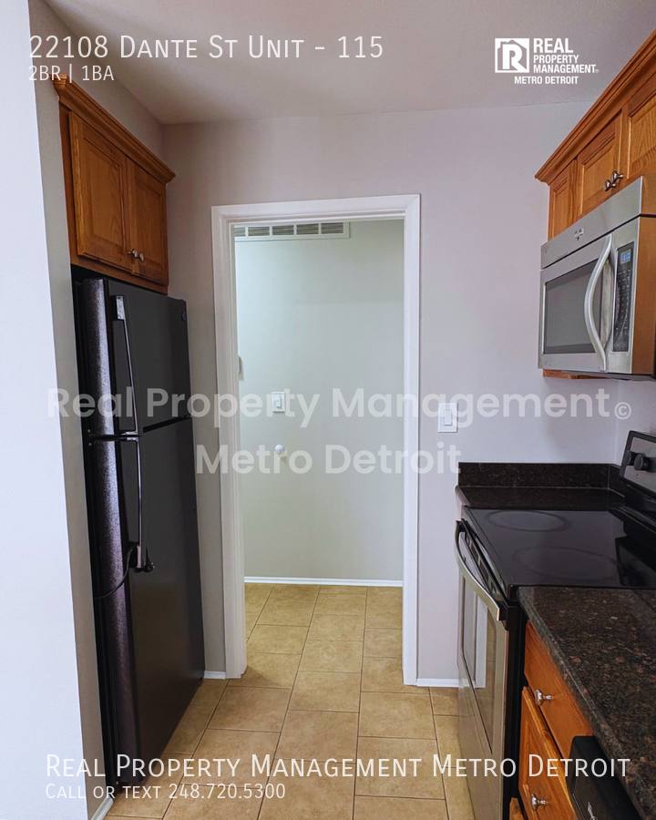 Condo for rent at 22108 Dante St #115, Oak Park, MI 48237