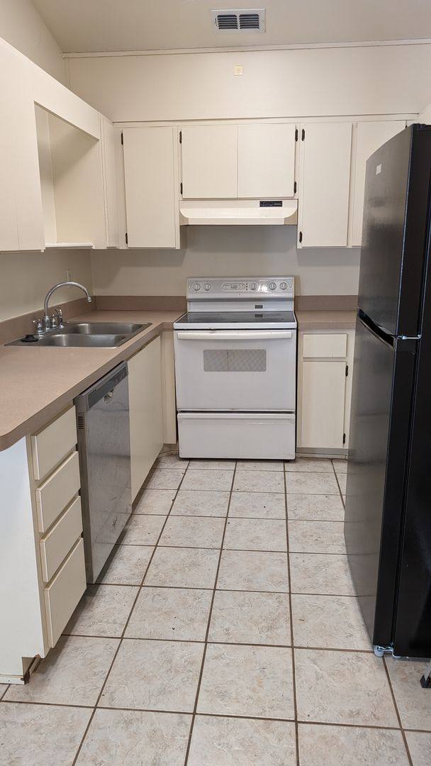 Apartment for rent at 2848 SW 39 Ave, Gainesville, FL 32608