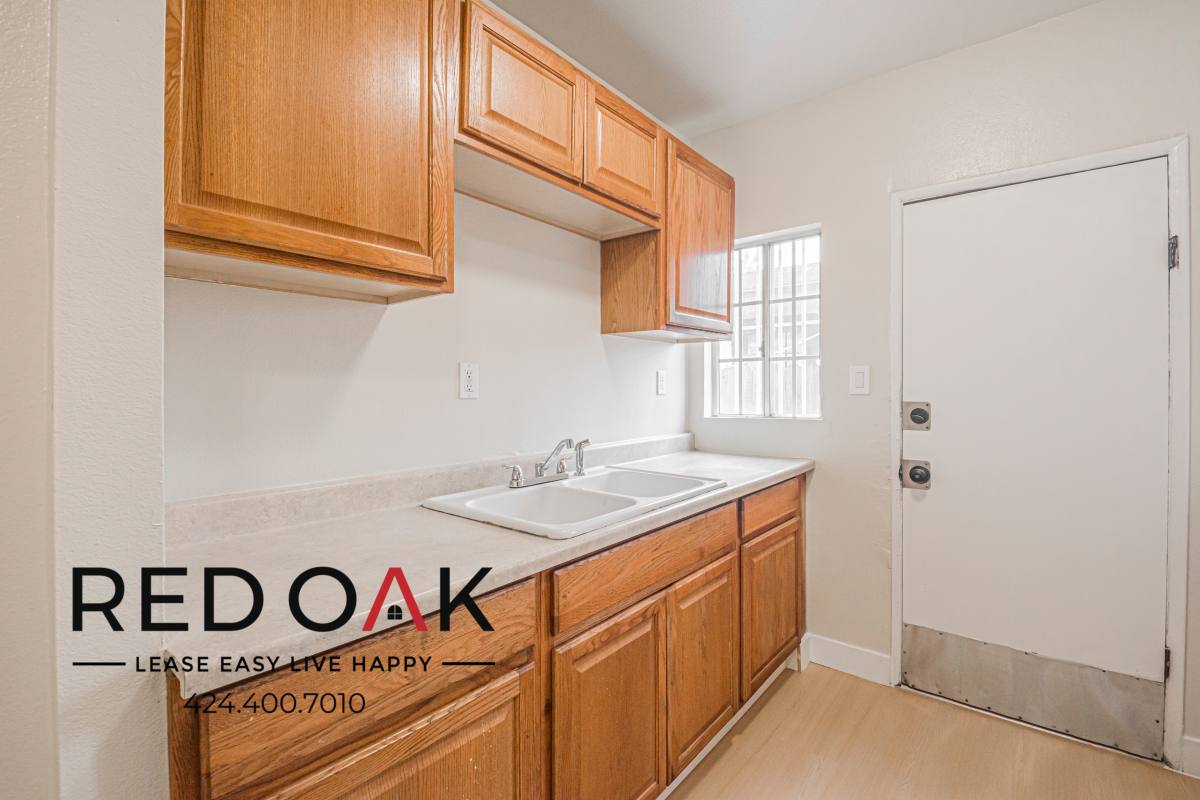 Condo for rent at 638 E 82nd St #638, Los Angeles, CA 90001