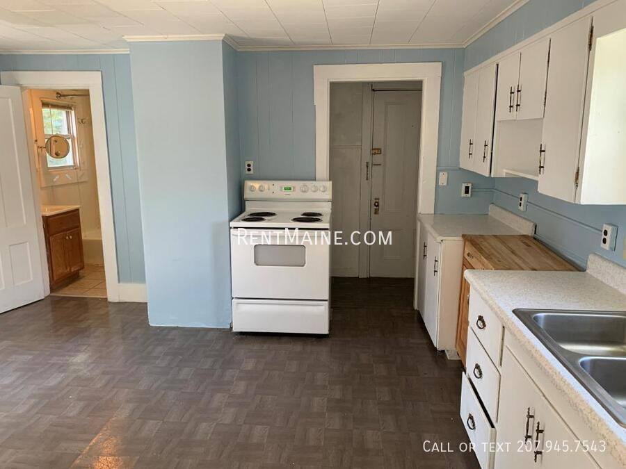 Apartment for rent at 29 Holyoke St #2, Brewer, ME 04412