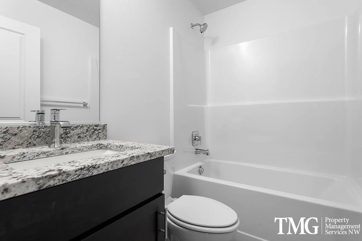 Townhouse for rent at 977 Creer Way - F-117, West Richland, WA 99353