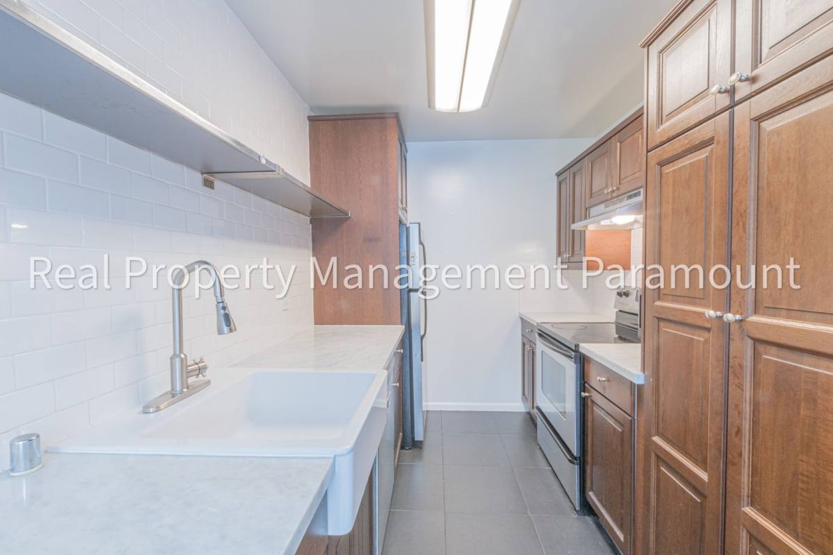 Apartment for rent at 1255 Granville Ave, Los Angeles, CA 90025