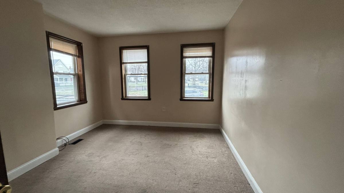 Apartment for rent at 33 School St, Chicopee, MA 01013