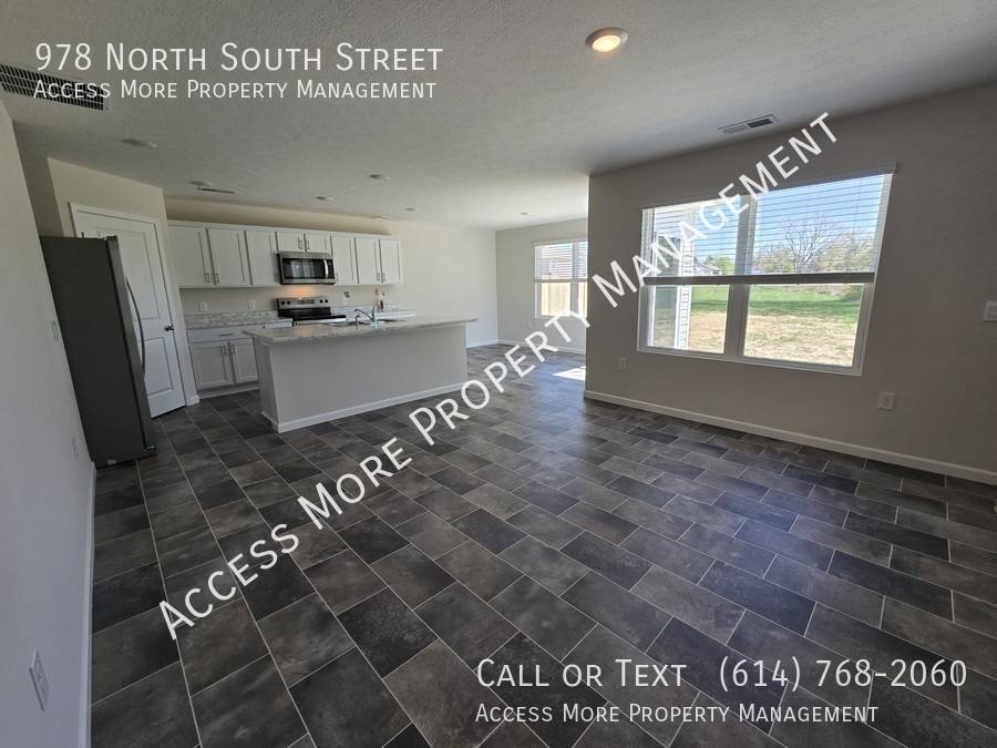 Condo for rent at 978 N S St, Wilmington, OH 45177