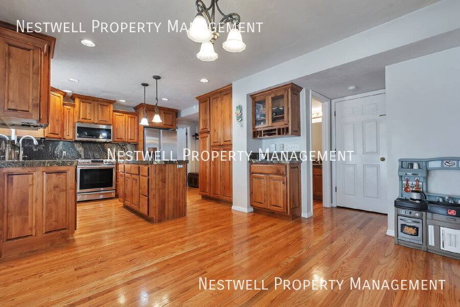 House for rent at 12122 S Hidden Valley Rd, Sandy, UT 84092