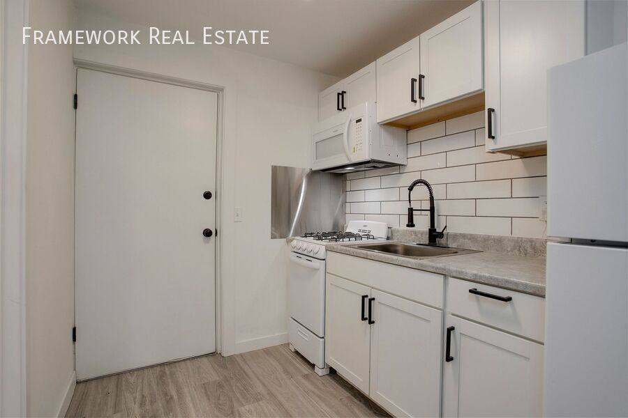 Apartment for rent at 1515 Clermont St #210, Denver, CO 80220