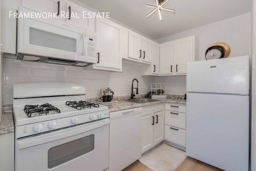 Apartment for rent at 1515 Clermont St #210, Denver, CO 80220