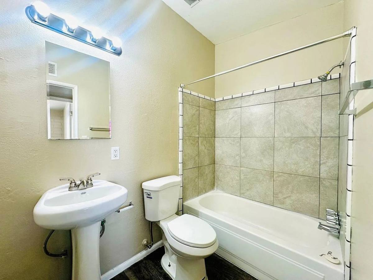 Apartment for rent at 114 W Laguna St, Tucson, AZ 85705