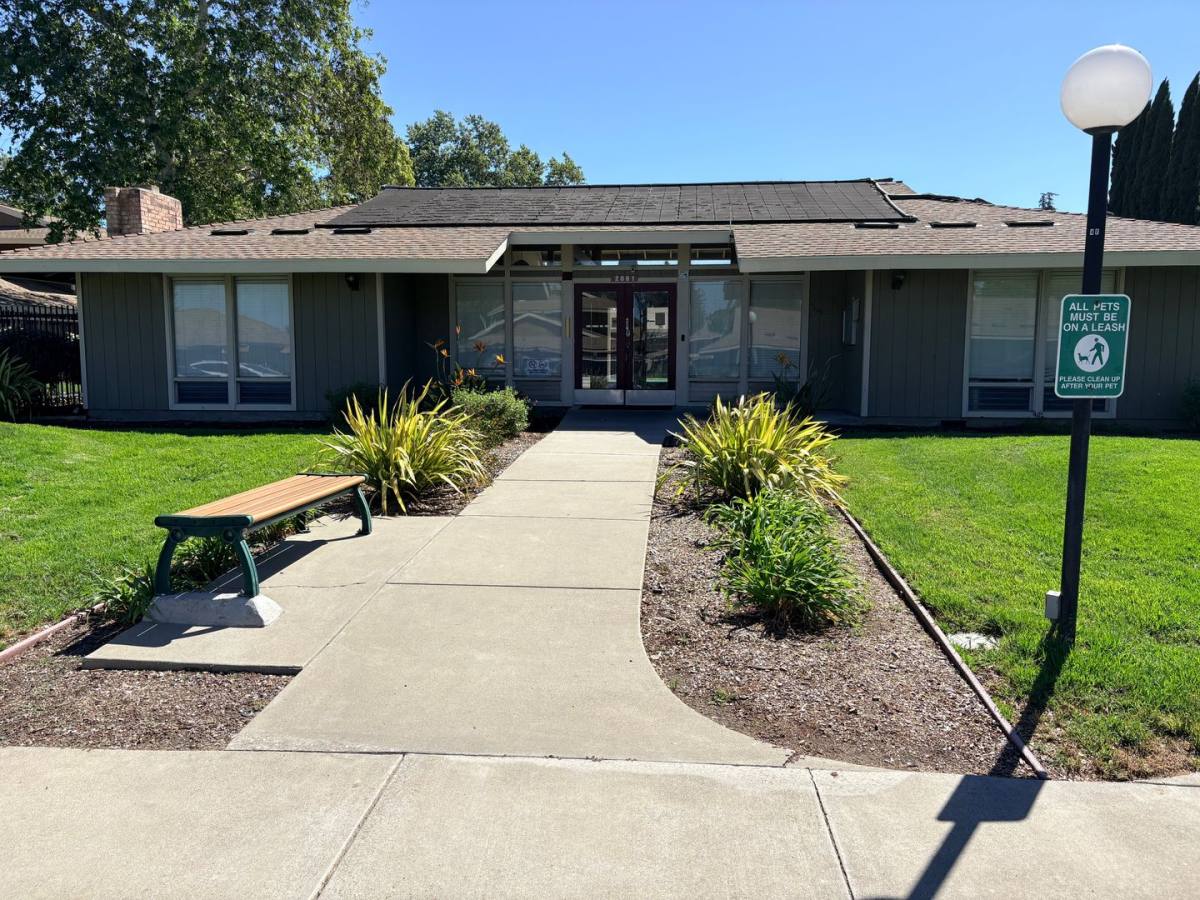 Townhouse for rent at 2069 Olivera Rd, Concord, CA 94520