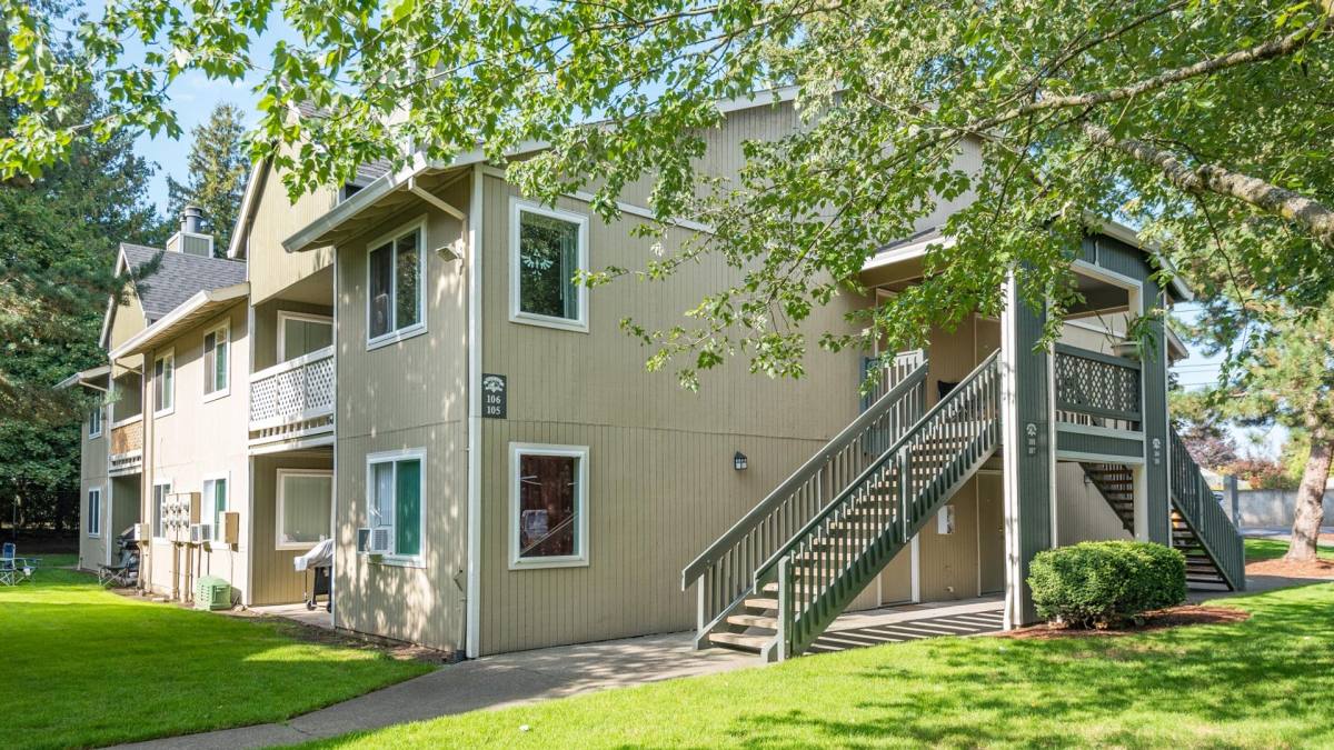 Apartment for rent at 24050 SE Stark St, Gresham, OR 97030