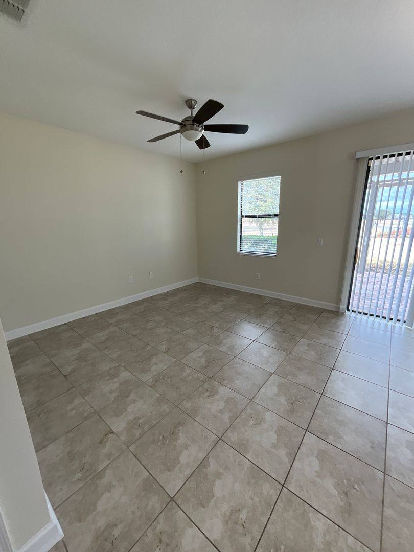 Townhouse for rent at 8545 Zoeller Hills Dr, Davenport, FL 33896
