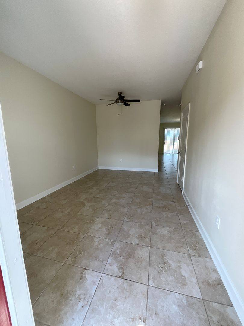 Townhouse for rent at 8545 Zoeller Hills Dr, Davenport, FL 33896