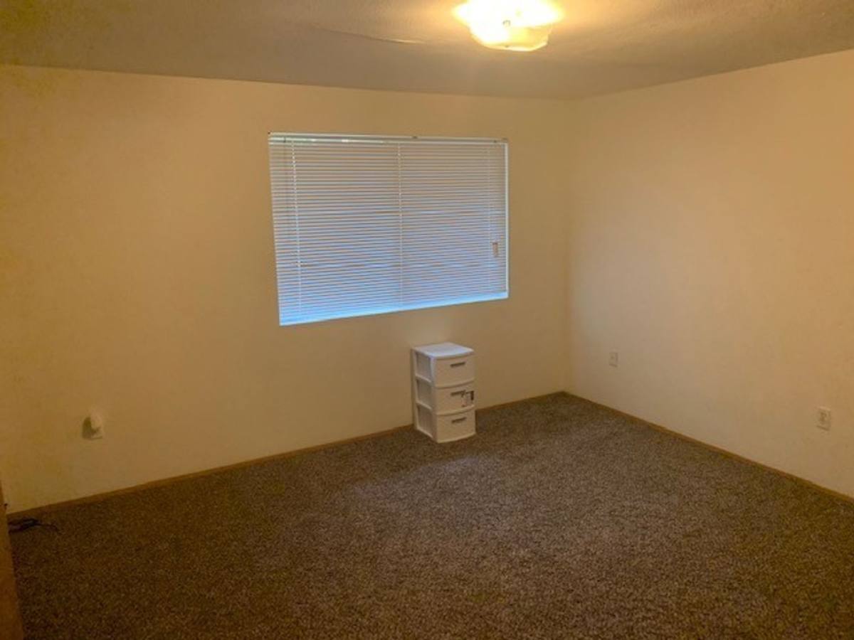 Townhouse for rent at 2035 Highway Ave NE, Salem, OR 97301