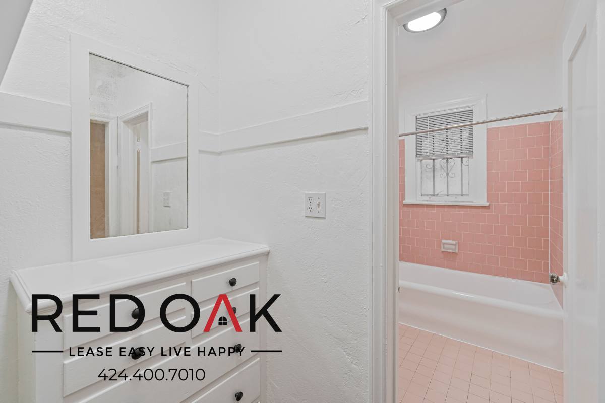 Condo for rent at 1412 N Kinglsey Dr #204, Los Angeles, CA 90027