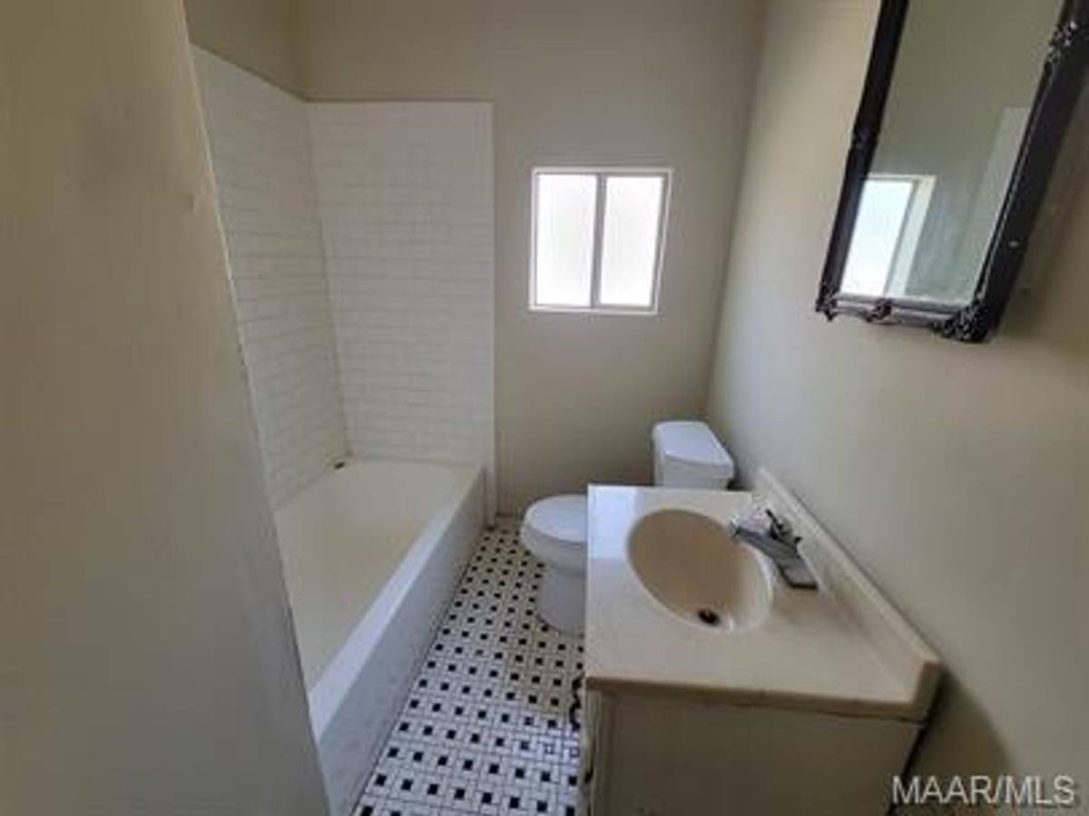 Apartment for rent at 1314 S Hull St, Montgomery, AL 36104
