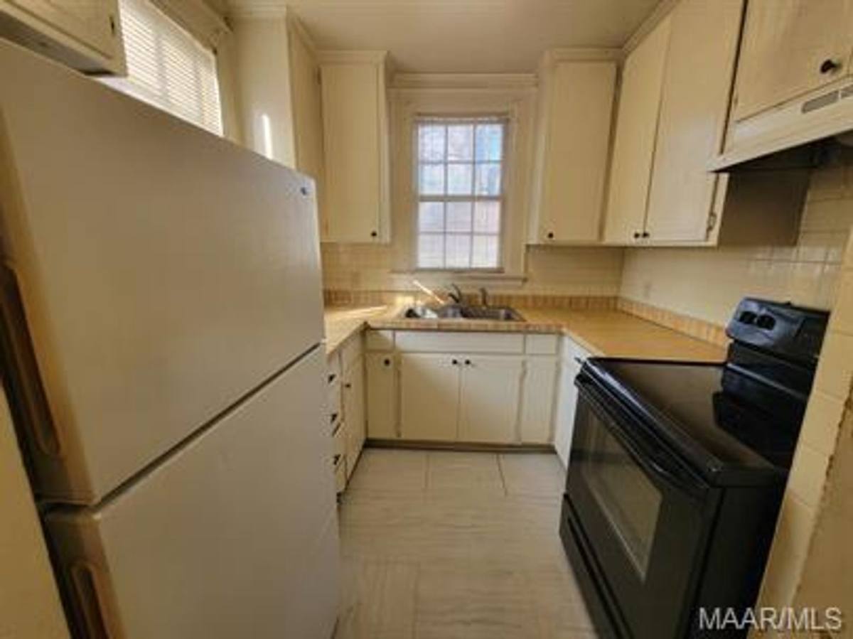 Apartment for rent at 1314 S Hull St, Montgomery, AL 36104
