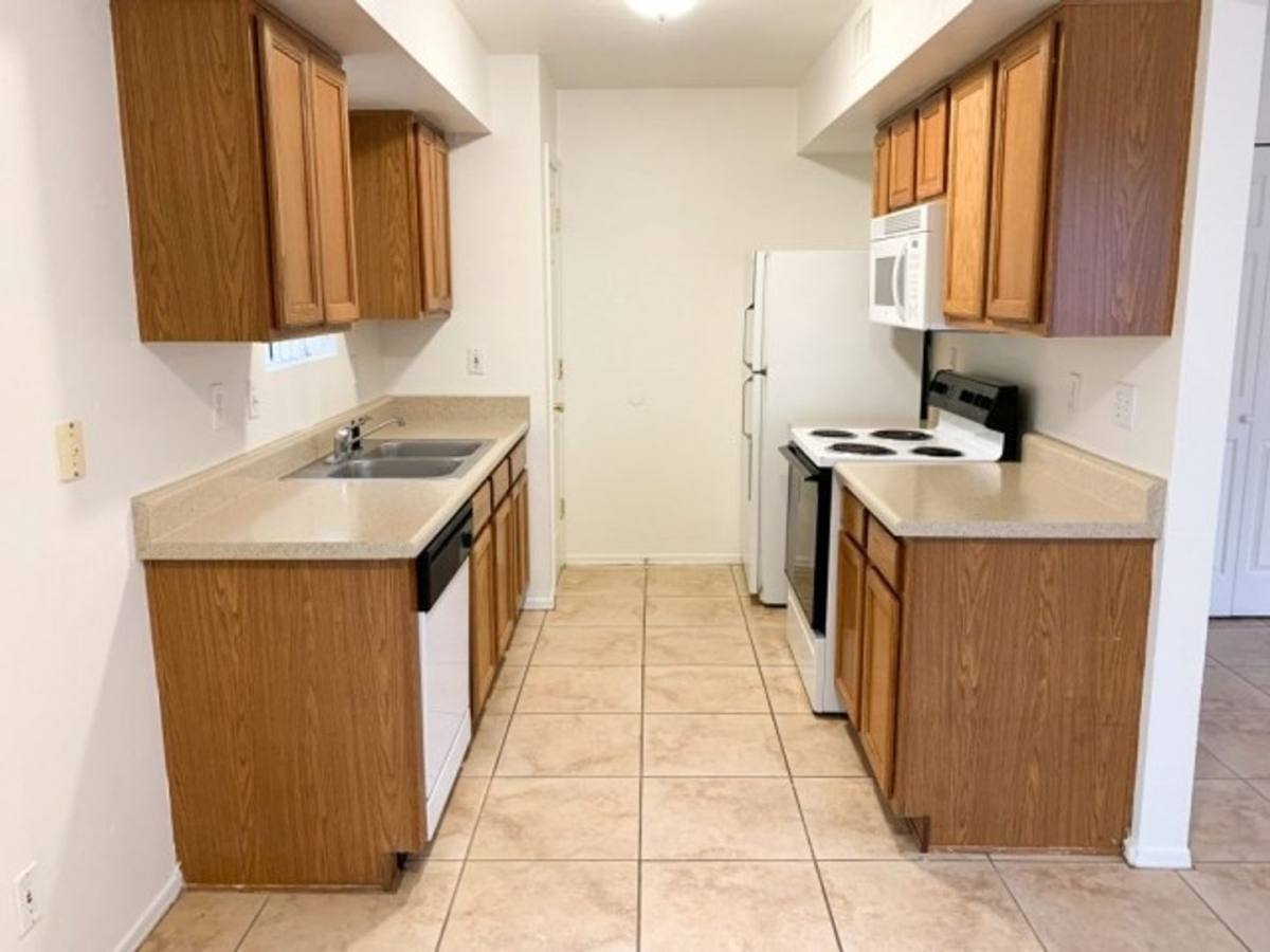 Townhouse for rent at 9111 E Broadway #9-102, Tucson, AZ 85710