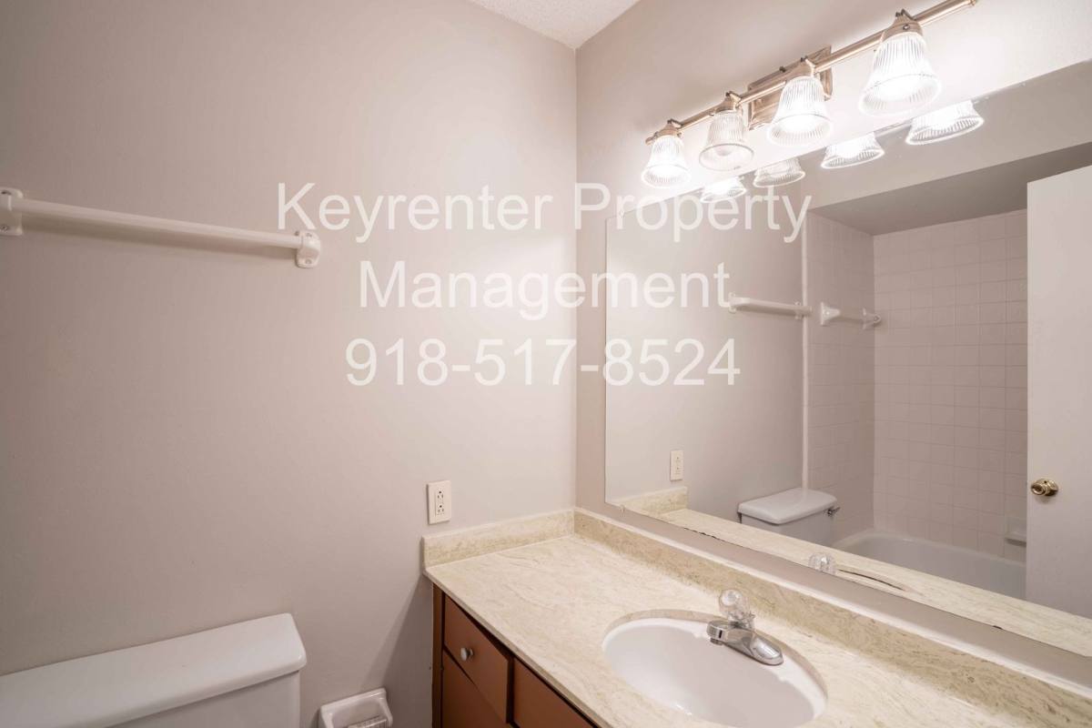 Apartment for rent at 6135 S Troost Ave, Tulsa, OK 74136