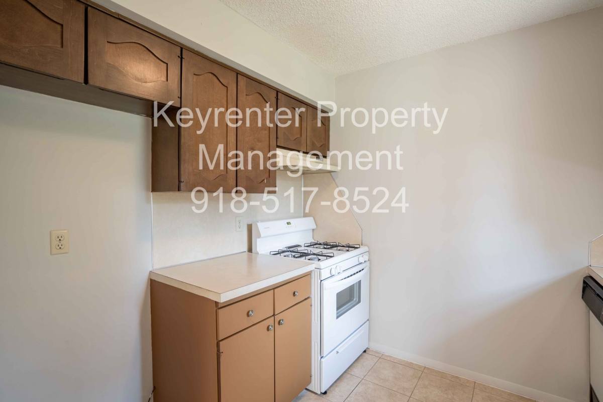 Apartment for rent at 6135 S Troost Ave, Tulsa, OK 74136
