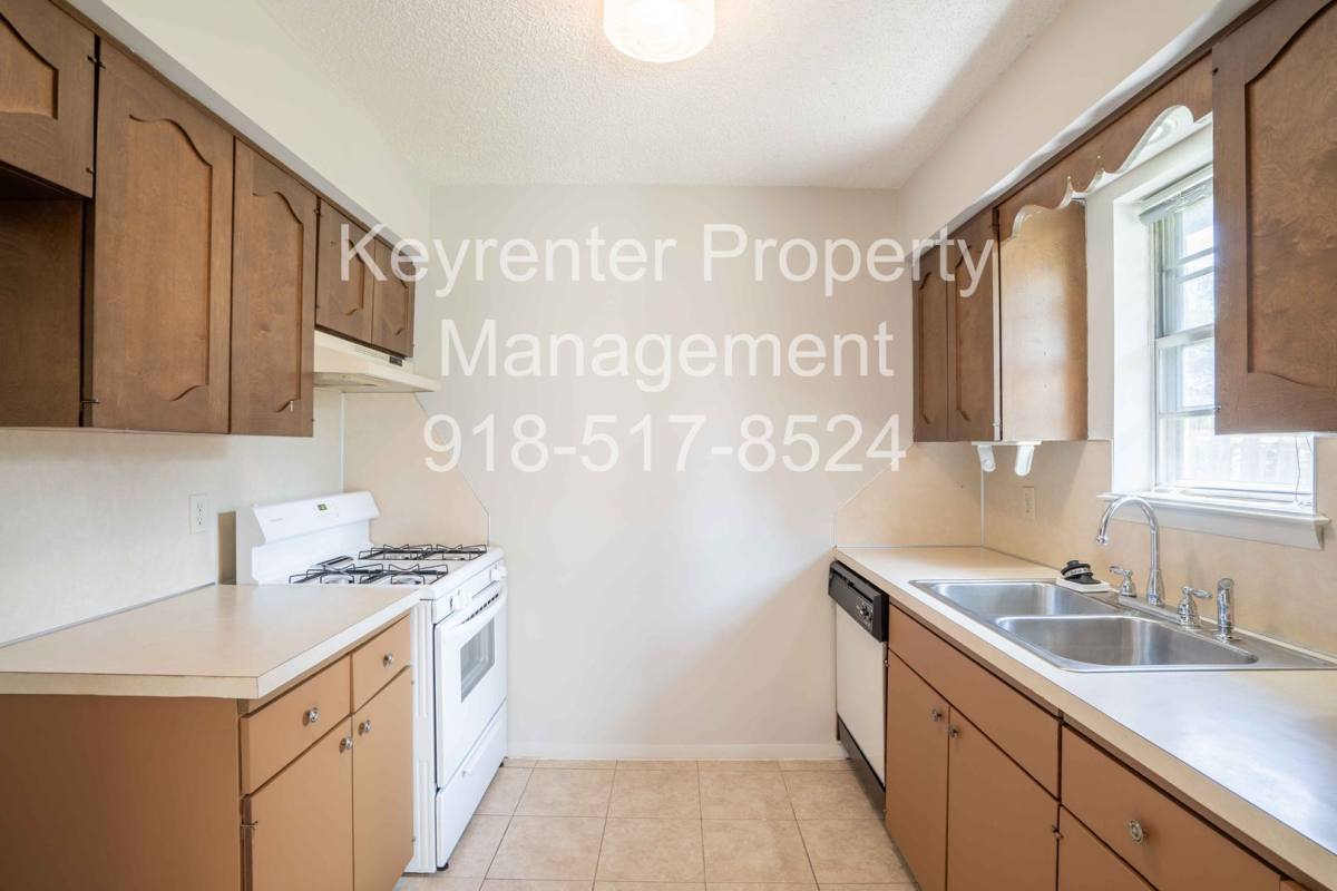 Apartment for rent at 6135 S Troost Ave, Tulsa, OK 74136