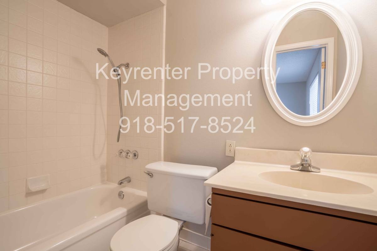 Apartment for rent at 6135 S Troost Ave, Tulsa, OK 74136