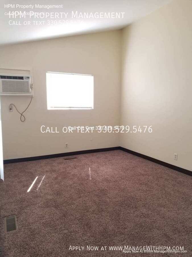 Apartment for rent at 2387 Newton, Akron, OH 44305