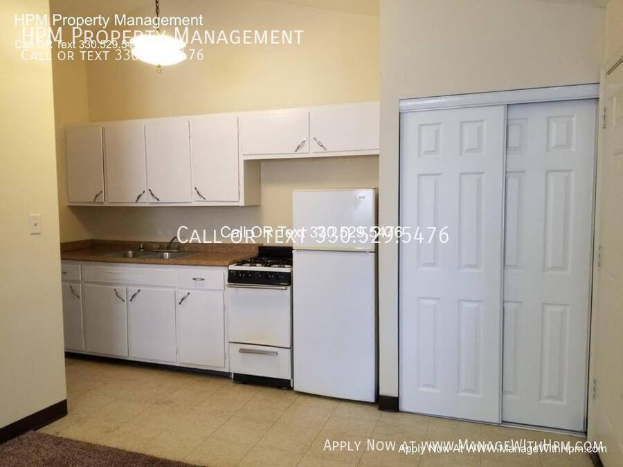 Apartment for rent at 2387 Newton, Akron, OH 44305