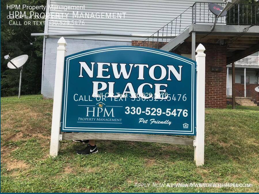 Apartment for rent at 2387 Newton, Akron, OH 44305