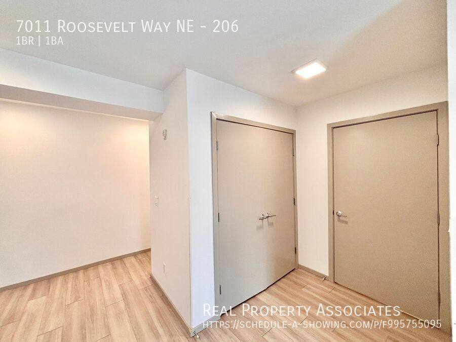 Apartment for rent at 7011 Roosevelt Way NE #206, Seattle, WA 98115