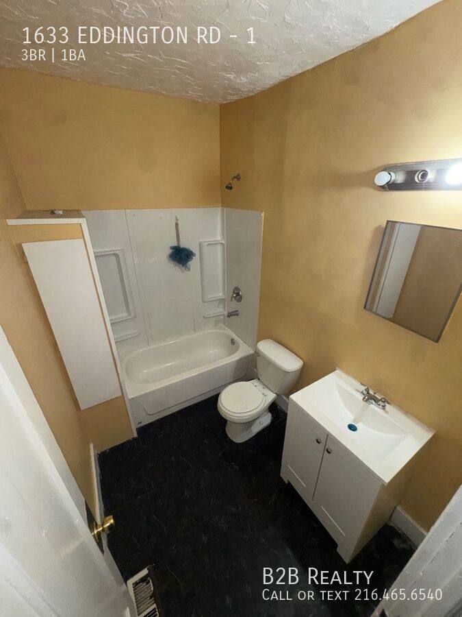 Apartment for rent at 1633 Eddington Rd #1, Cleveland, OH 44118