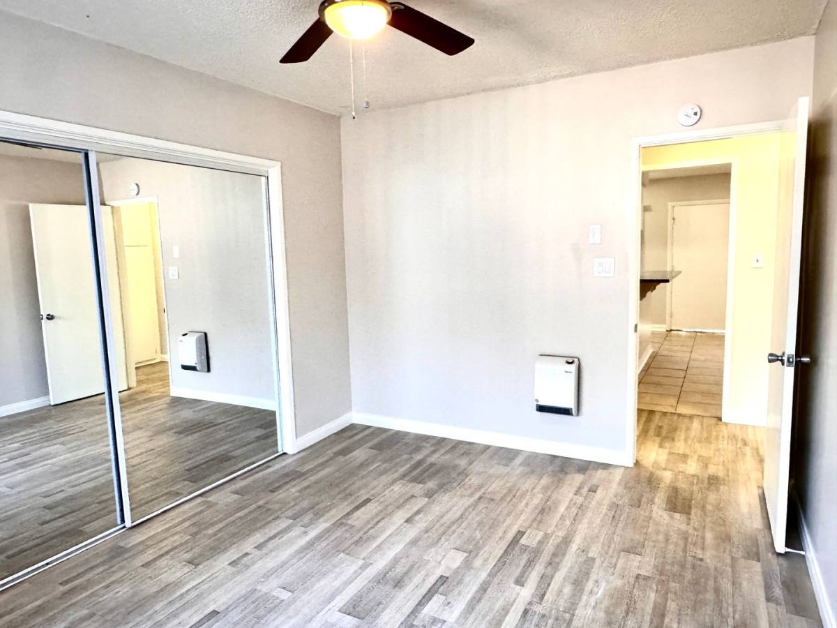 Apartment for rent at 912 Gladys Ave, Long Beach, CA 90804
