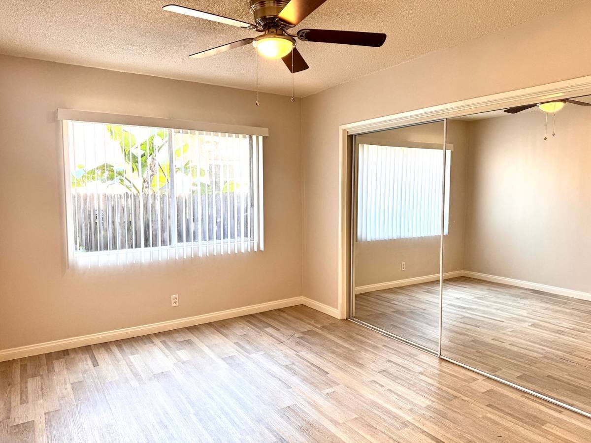 Apartment for rent at 912 Gladys Ave, Long Beach, CA 90804