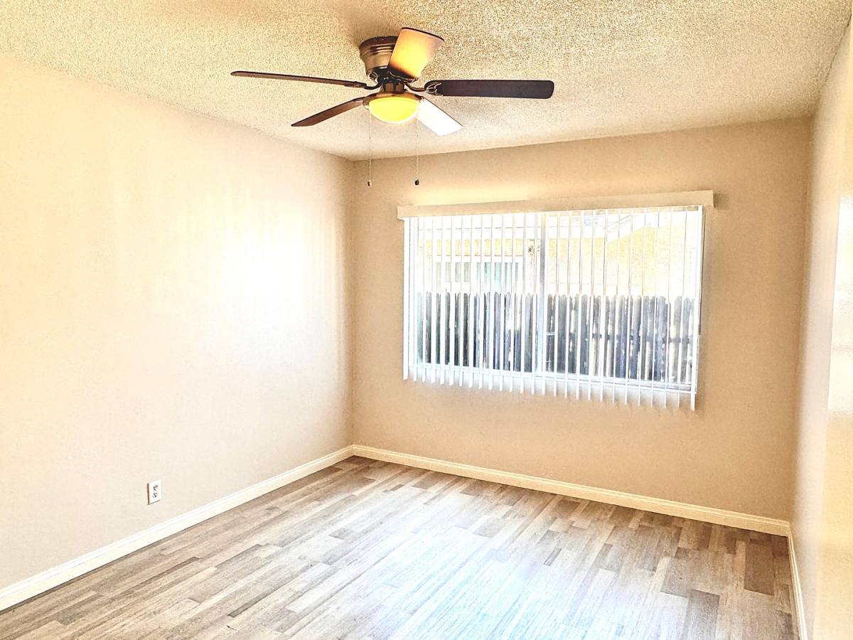 Apartment for rent at 912 Gladys Ave, Long Beach, CA 90804