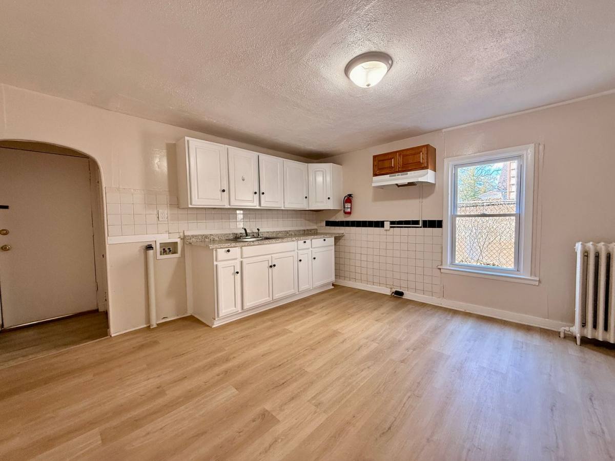 Apartment for rent at 141 W Elmer St, Vineland, NJ 08360