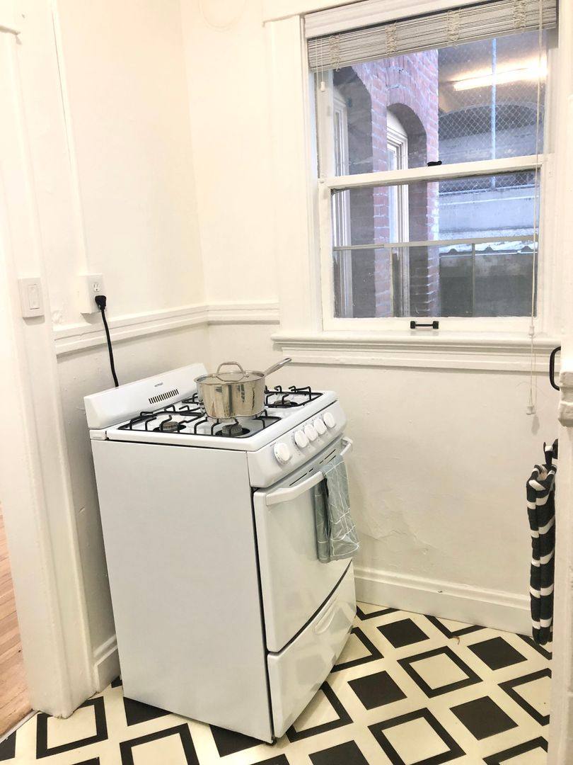 Apartment for rent at 2190 W Burnside, Portland, OR 97210