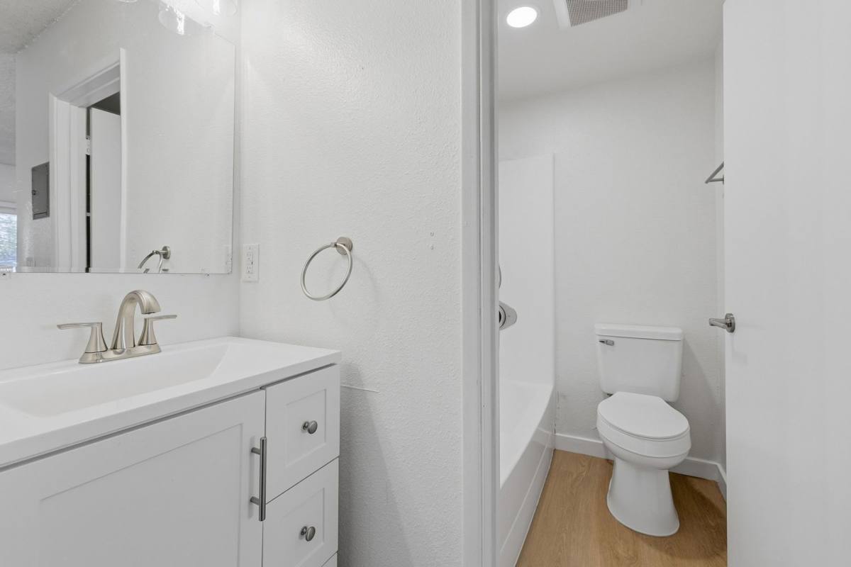 Apartment for rent at 6301 Nightingale St, Ventura, CA 93003