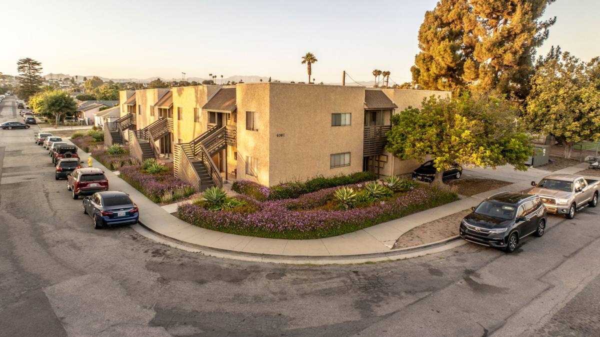 Apartment for rent at 6301 Nightingale St, Ventura, CA 93003