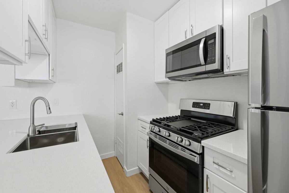 Apartment for rent at 6301 Nightingale St, Ventura, CA 93003