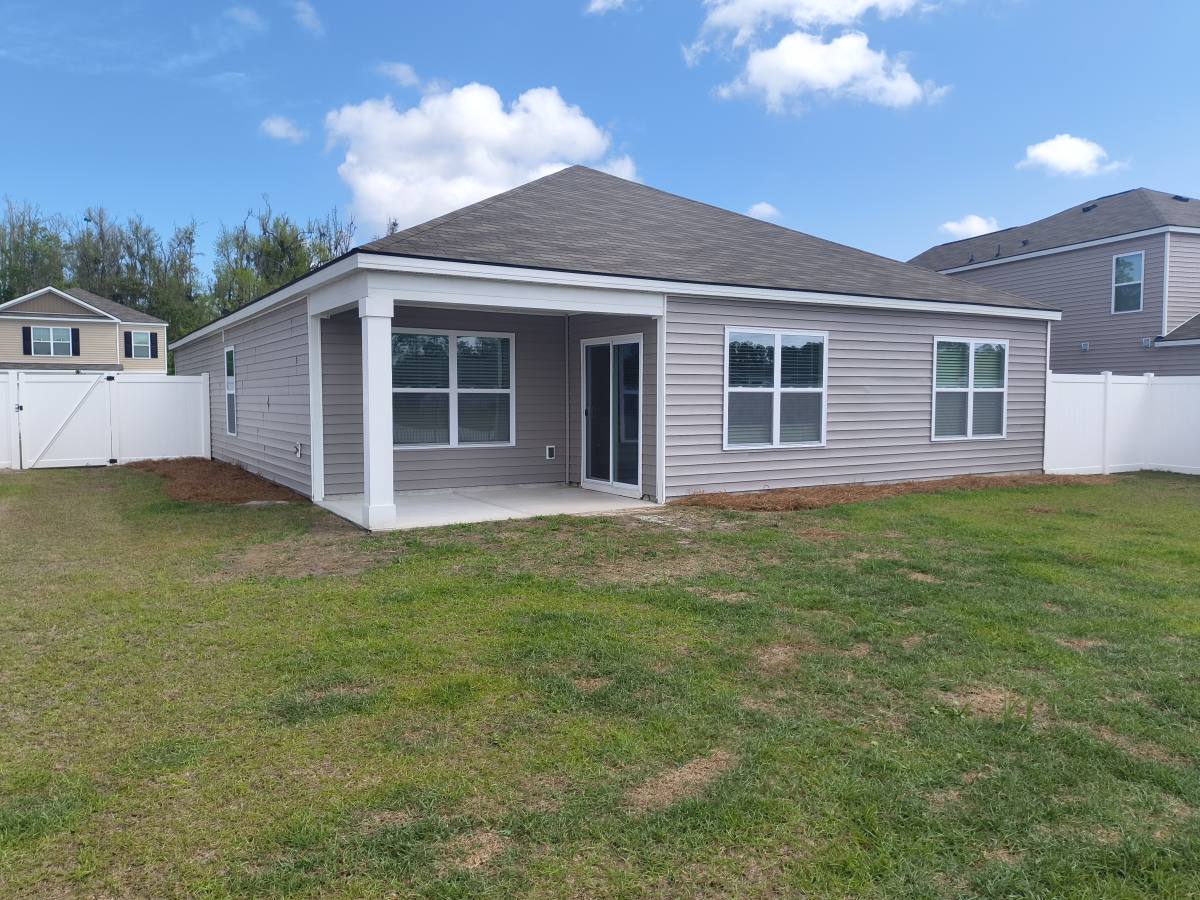 House for rent at 44 Autumn's Wood Dr, Brunswick, GA 31525