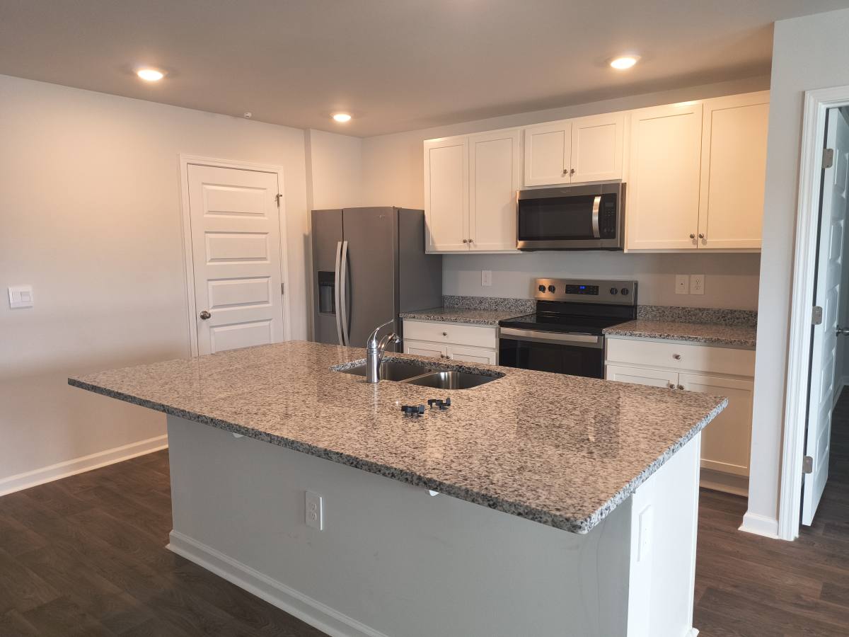 House for rent at 44 Autumn's Wood Dr, Brunswick, GA 31525