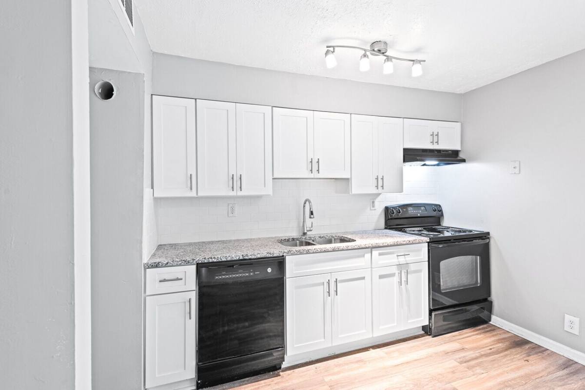 Apartment for rent at 4371 Glenwood Rd, Decatur, GA 30032