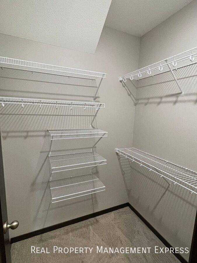 Townhouse for rent at 2356 S Ronsiek Ave, Sioux Falls, SD 57106