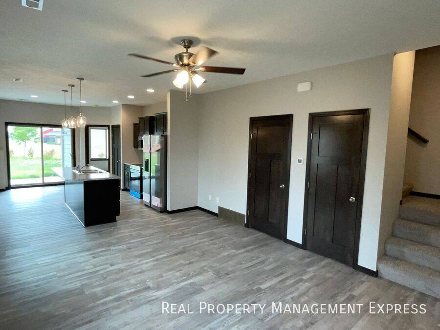 Townhouse for rent at 2356 S Ronsiek Ave, Sioux Falls, SD 57106