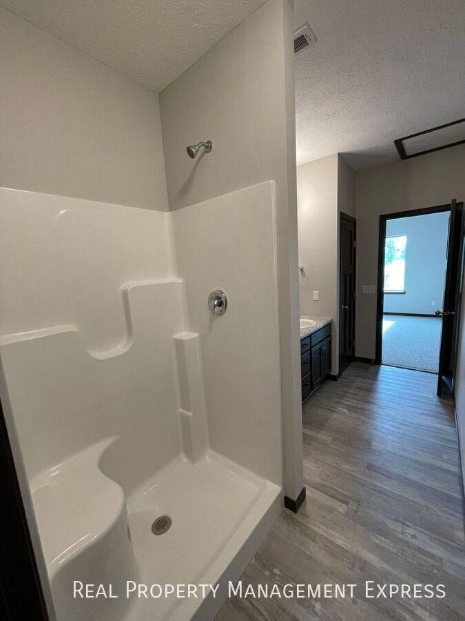 Townhouse for rent at 2356 S Ronsiek Ave, Sioux Falls, SD 57106